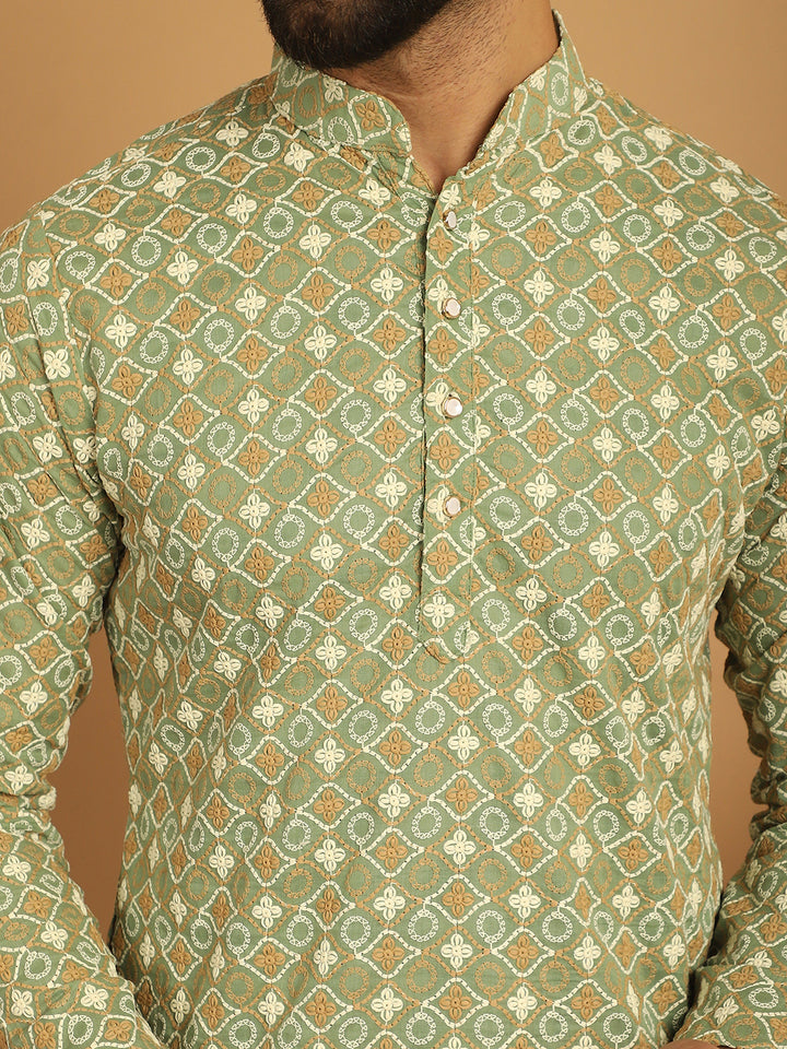 Exquisite Men's Ethnic Embroidery Kurta - Green
